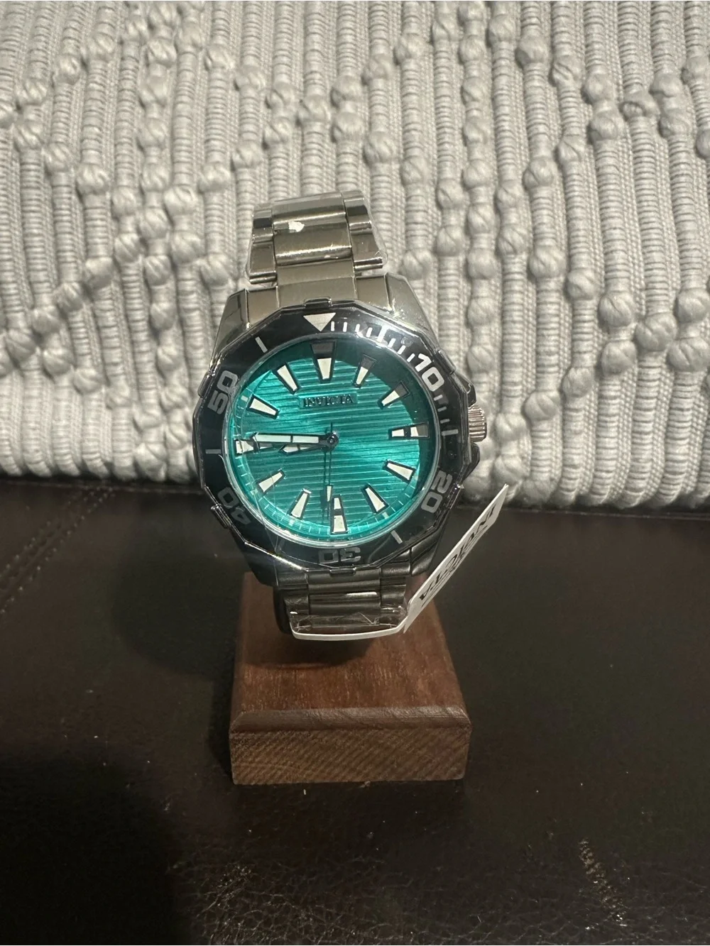 Invicta Pro Diver Meridian Men's Watch (Model 69239) w/Travel Case and Key Chain
